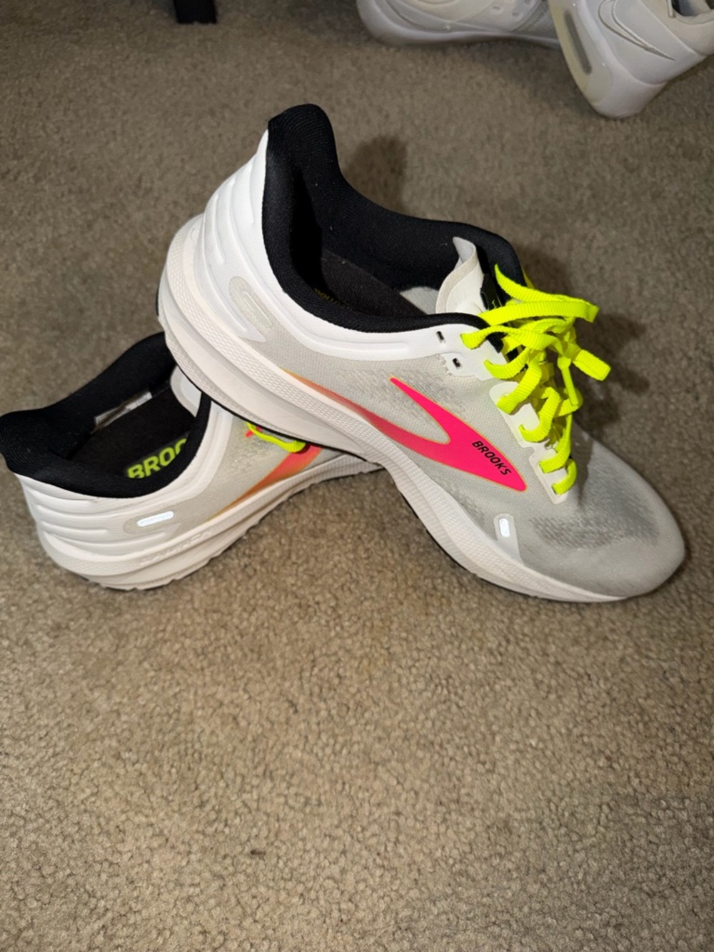 Brooks Launch Women’s Size 9.5 White Running Shoes with Neon Pink and Yellow